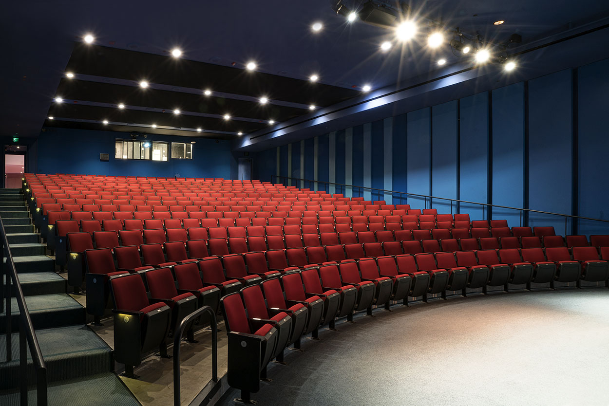 Improving Auditorium Acoustics: 6 Essential Tips from All Wave AV