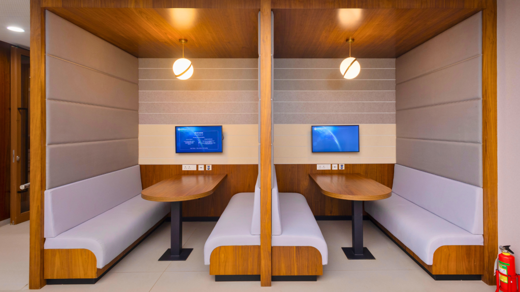 Small Paces - Huddle room